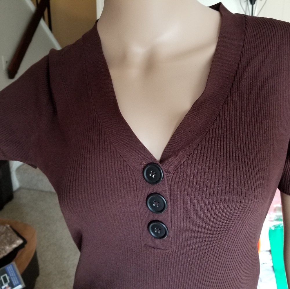 Short sleeve top